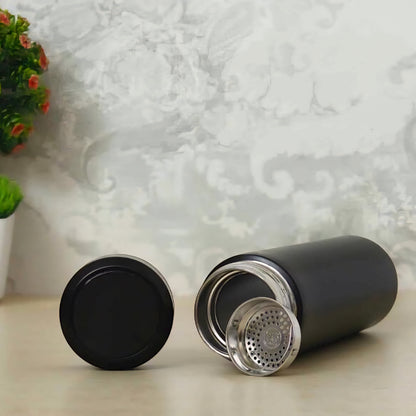 Smart LED Temperature Bottle | 500ml Insulated Steel Flask | Hot & Cold Thermos for Travel, Gym & Office (Black)