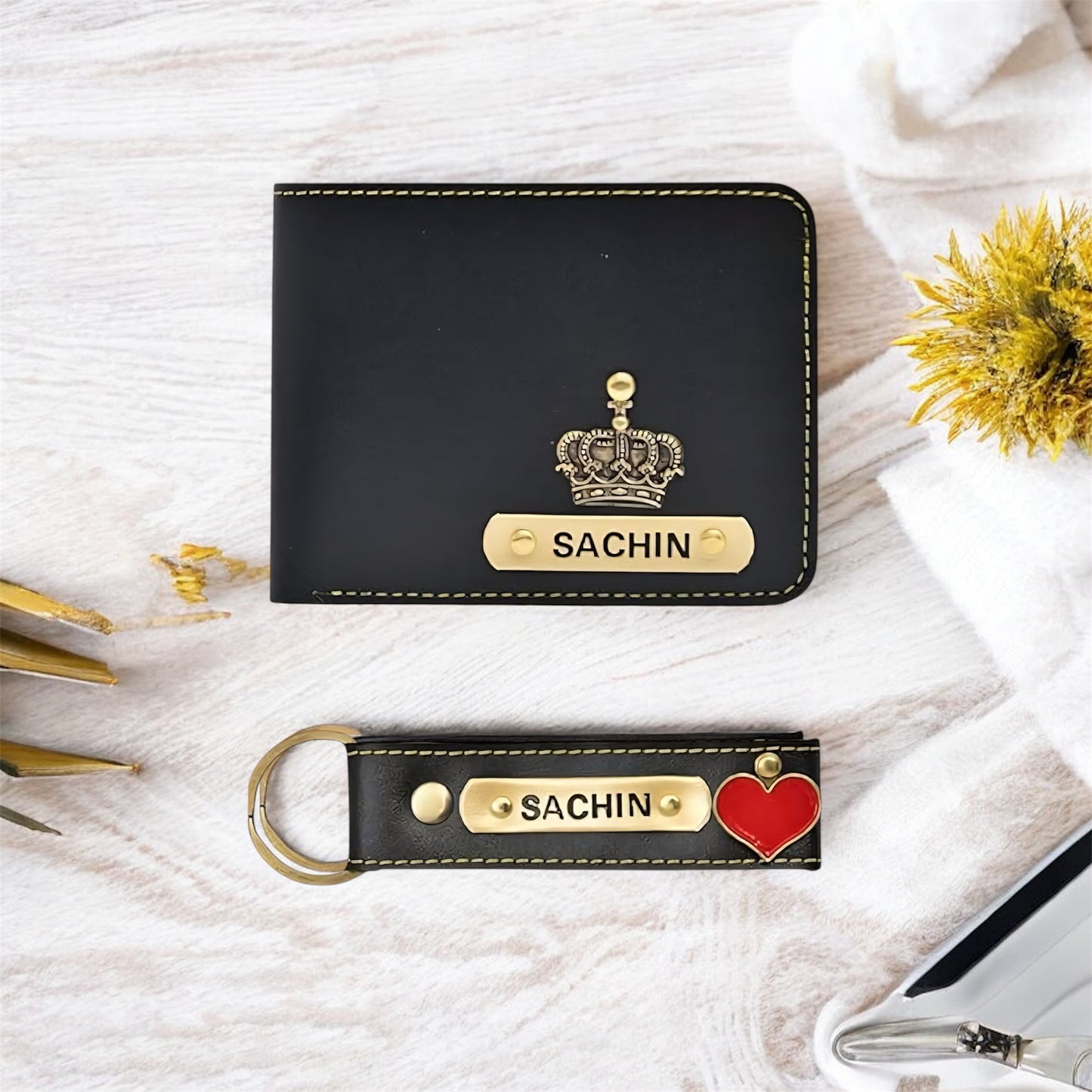 Etchvara Personalized Men’s Wallet & Keychain – Gift Set